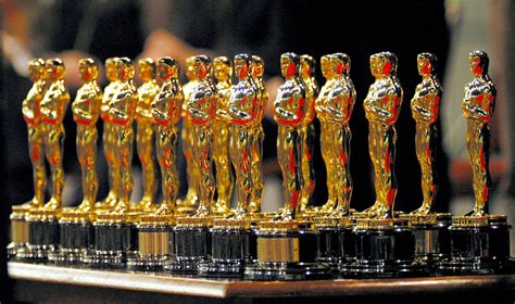  Oscars 2017: 해리 오즈먼이 정치적 메시지와 함께 작품을 선보인 야망찬 행동과 그 의미